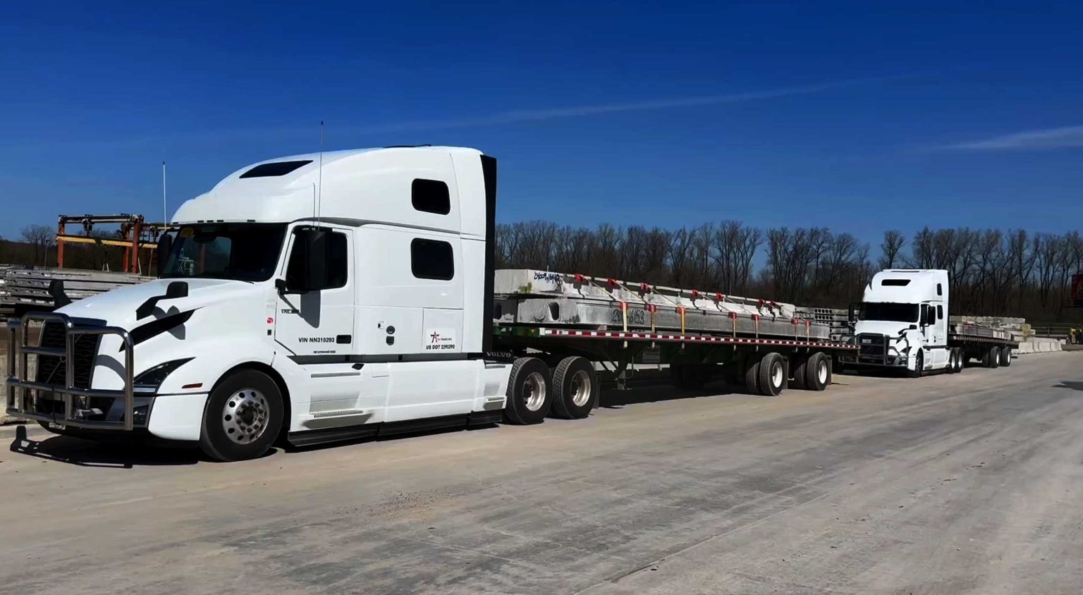Coordinated two-truck shipment. Multi-truck projects with coordinated pickup and delivery